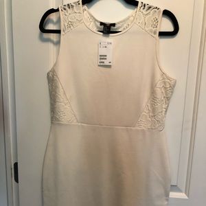 H&M White Fitted Dress (Size M)